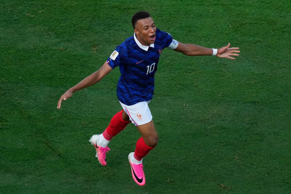 Francia golea a Suecia con doblete de Mbappe y avanza a octavos